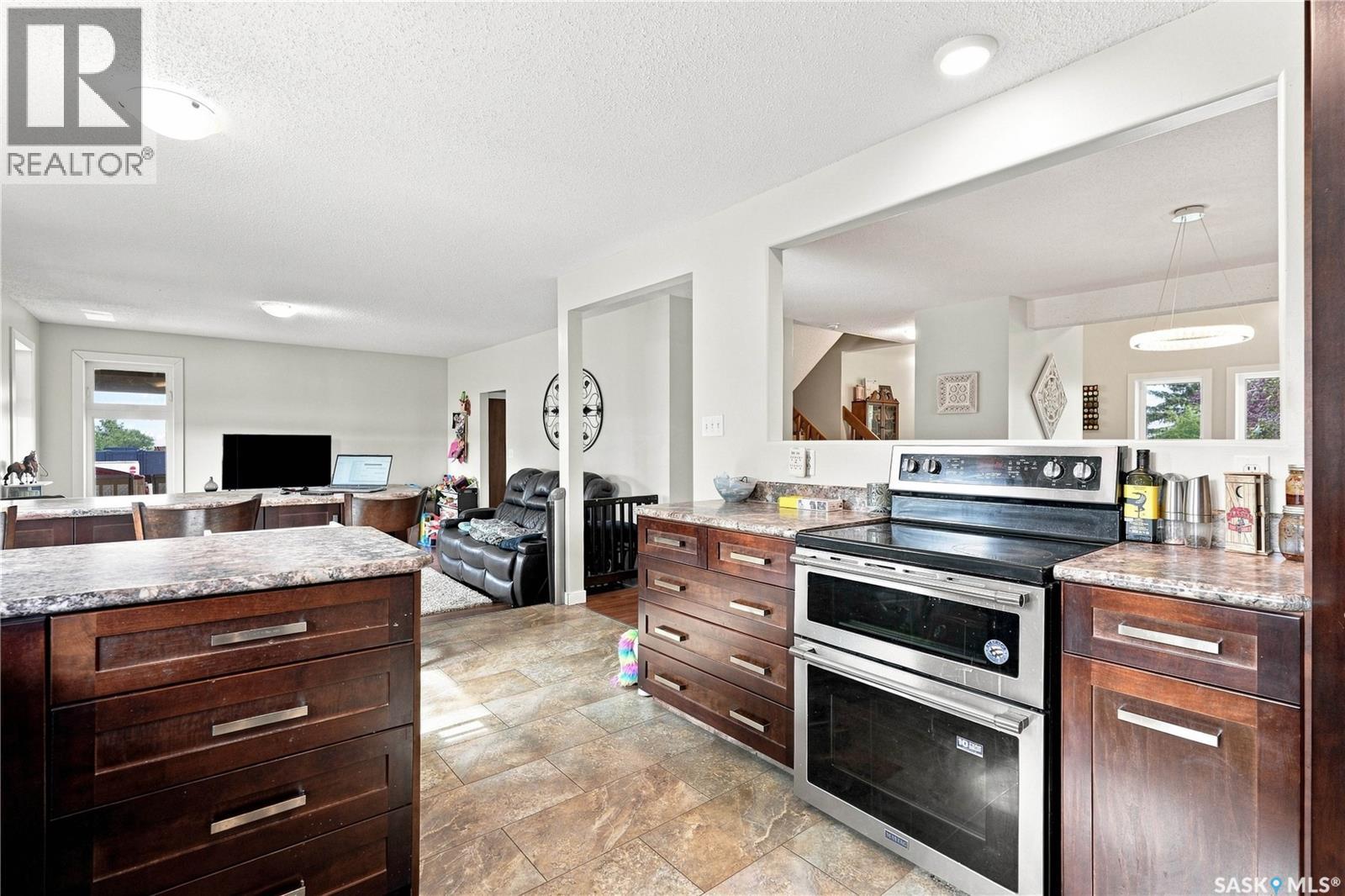 301 2nd Avenue Property Photo 15