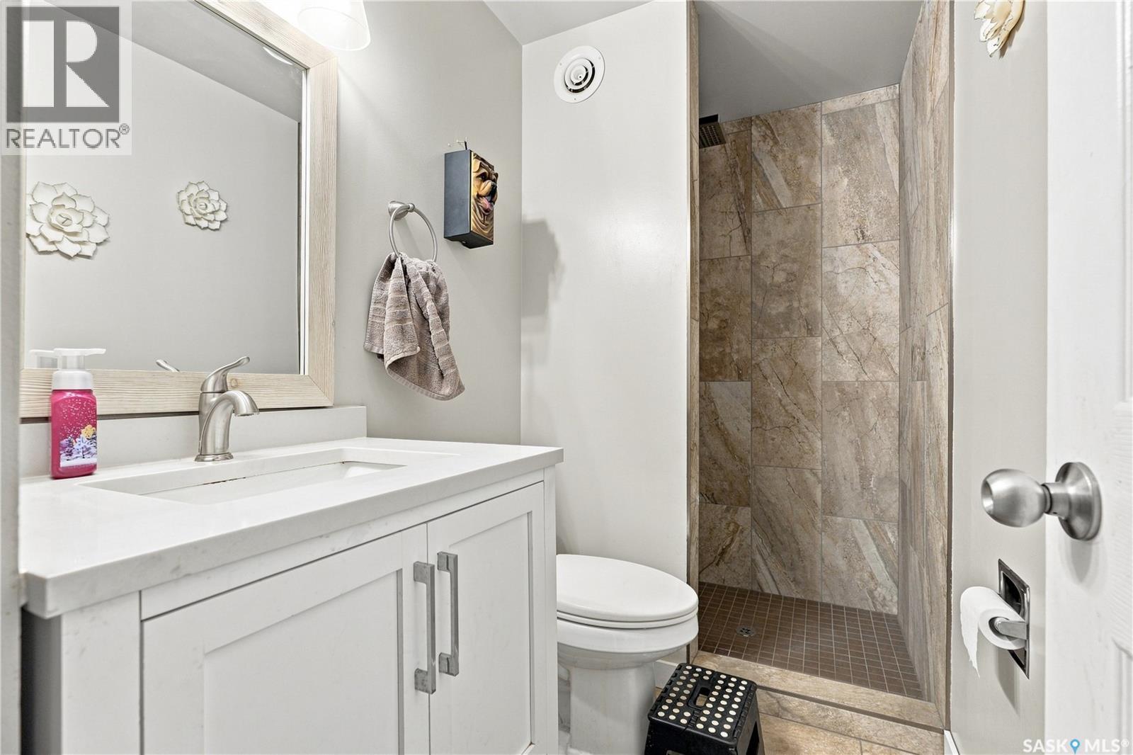 301 2nd Avenue Property Photo 23