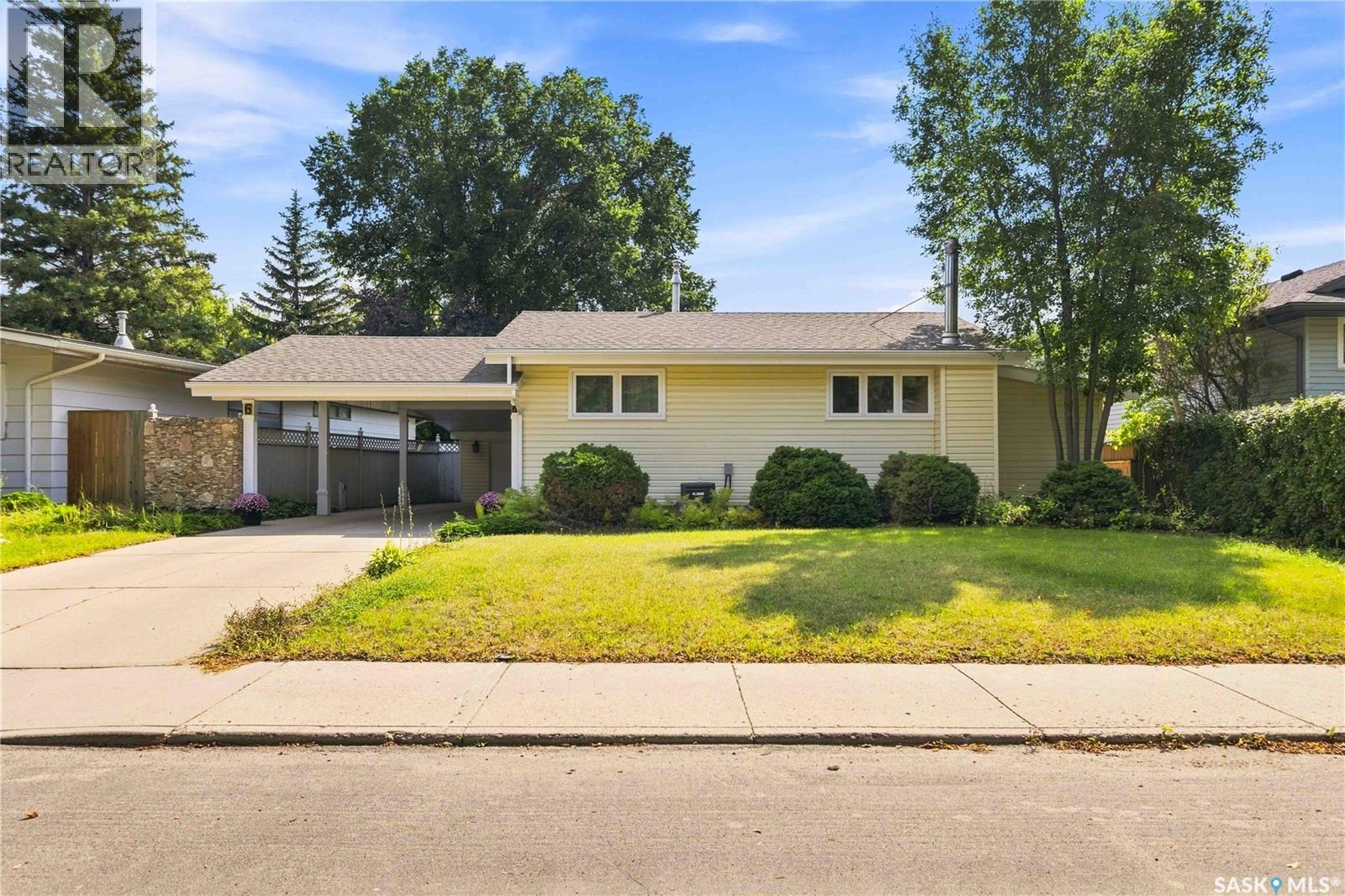 6 Murphy Crescent Property Photo 1