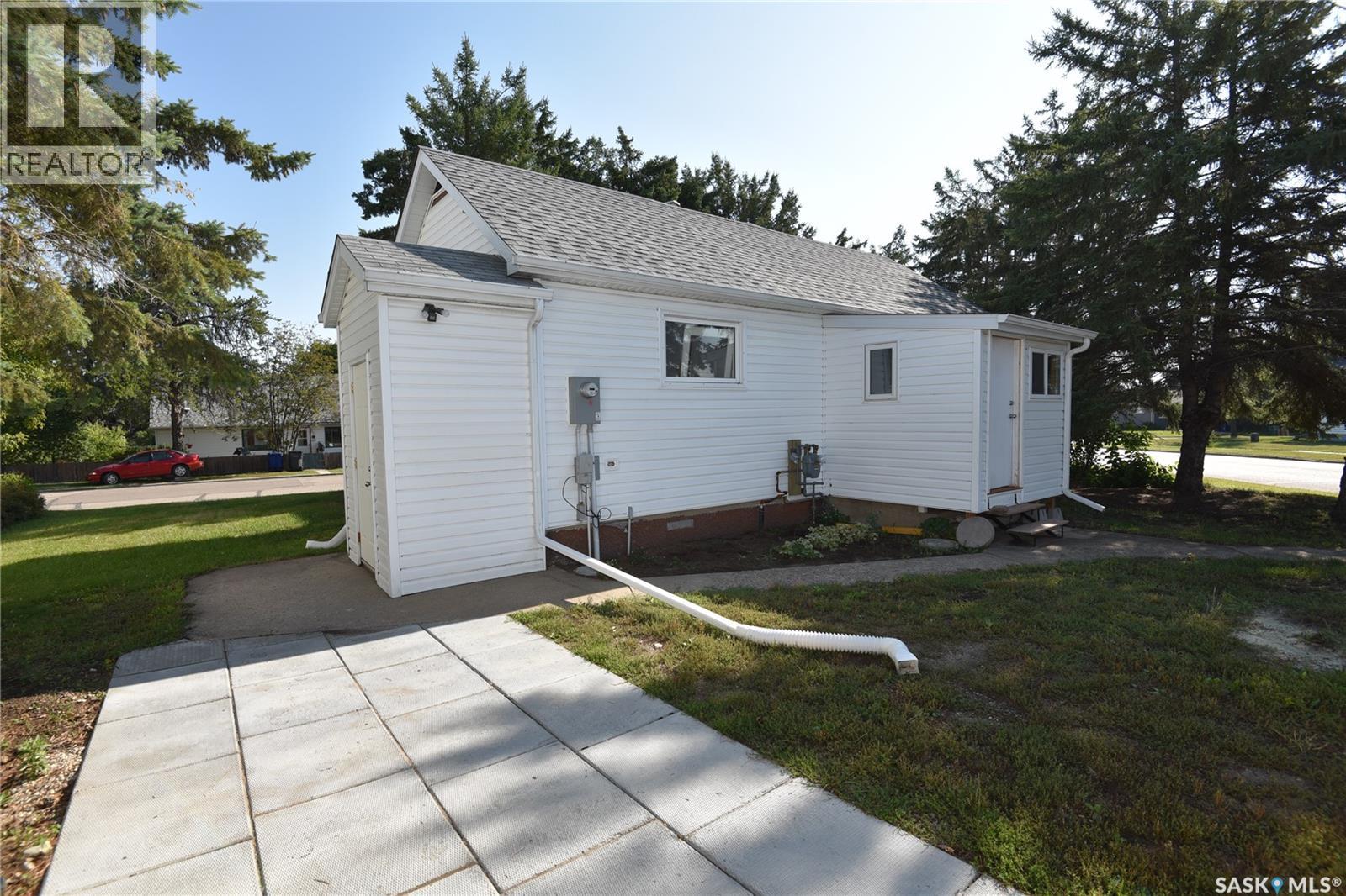 220 5th Street W Property Photo 2