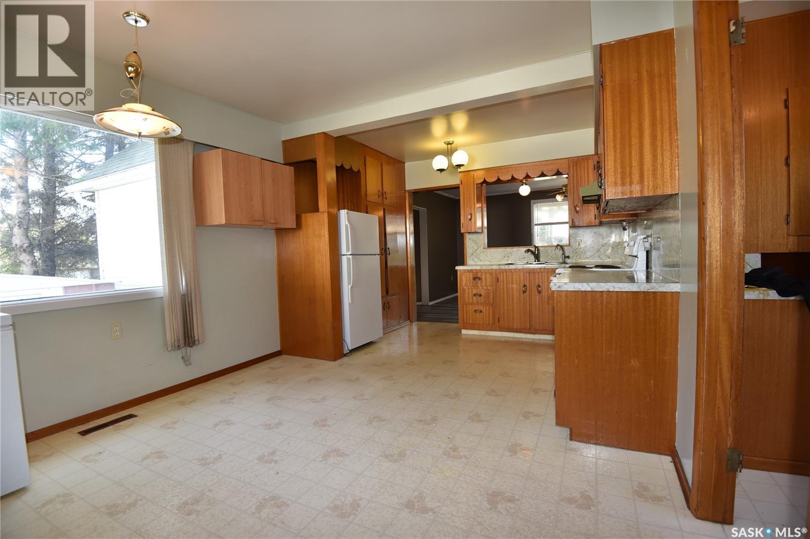 220 5th Street W Property Photo 6