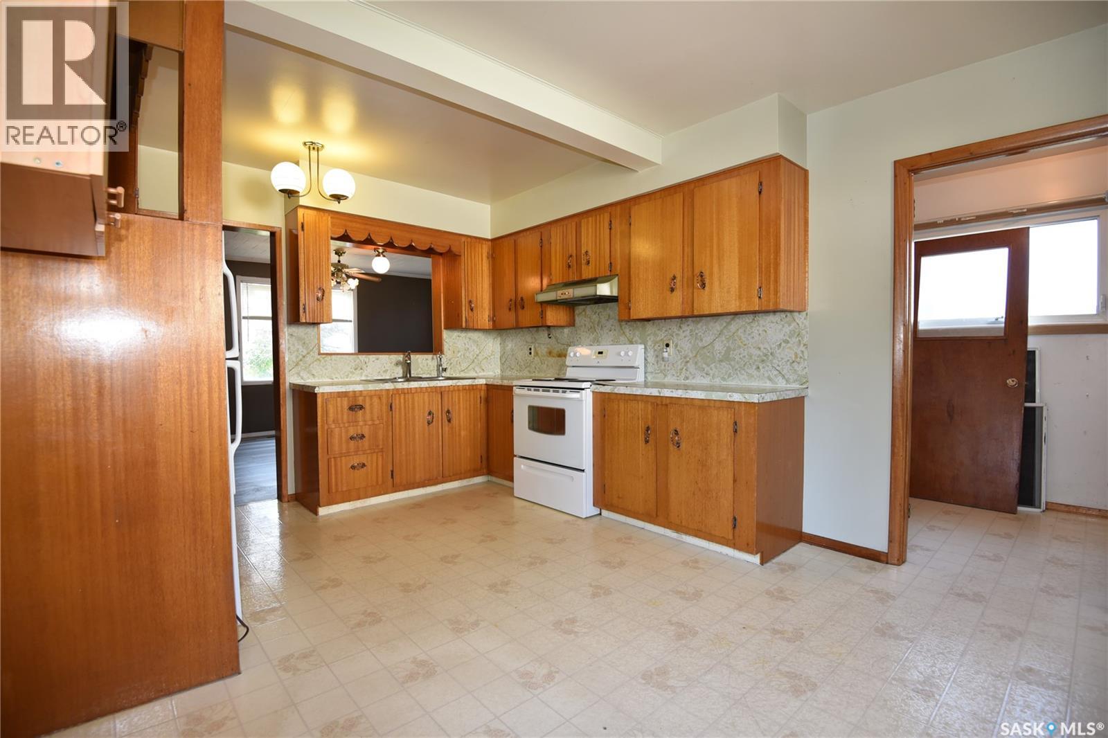 220 5th Street W Property Photo 7