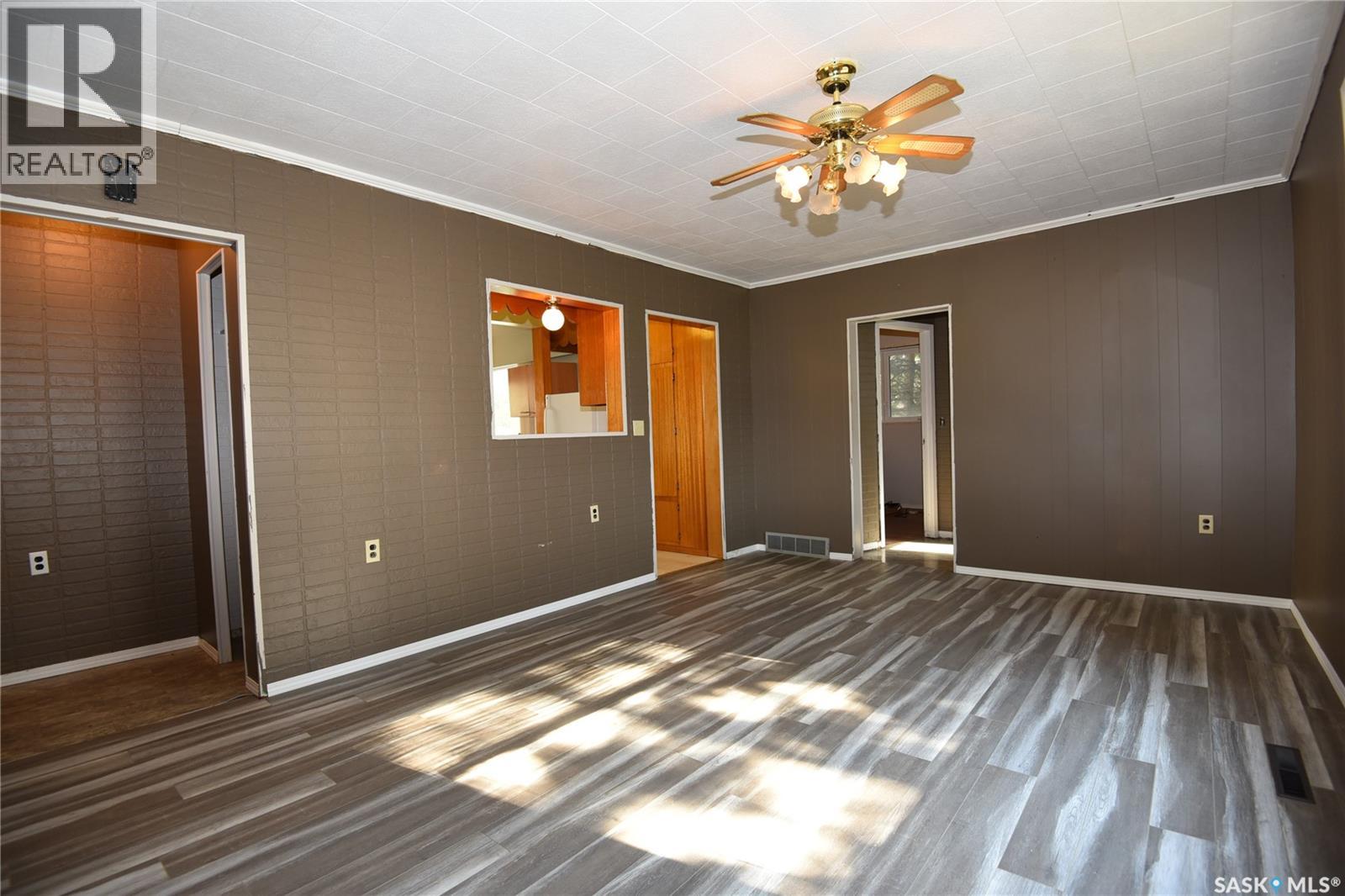 220 5th Street W Property Photo 13