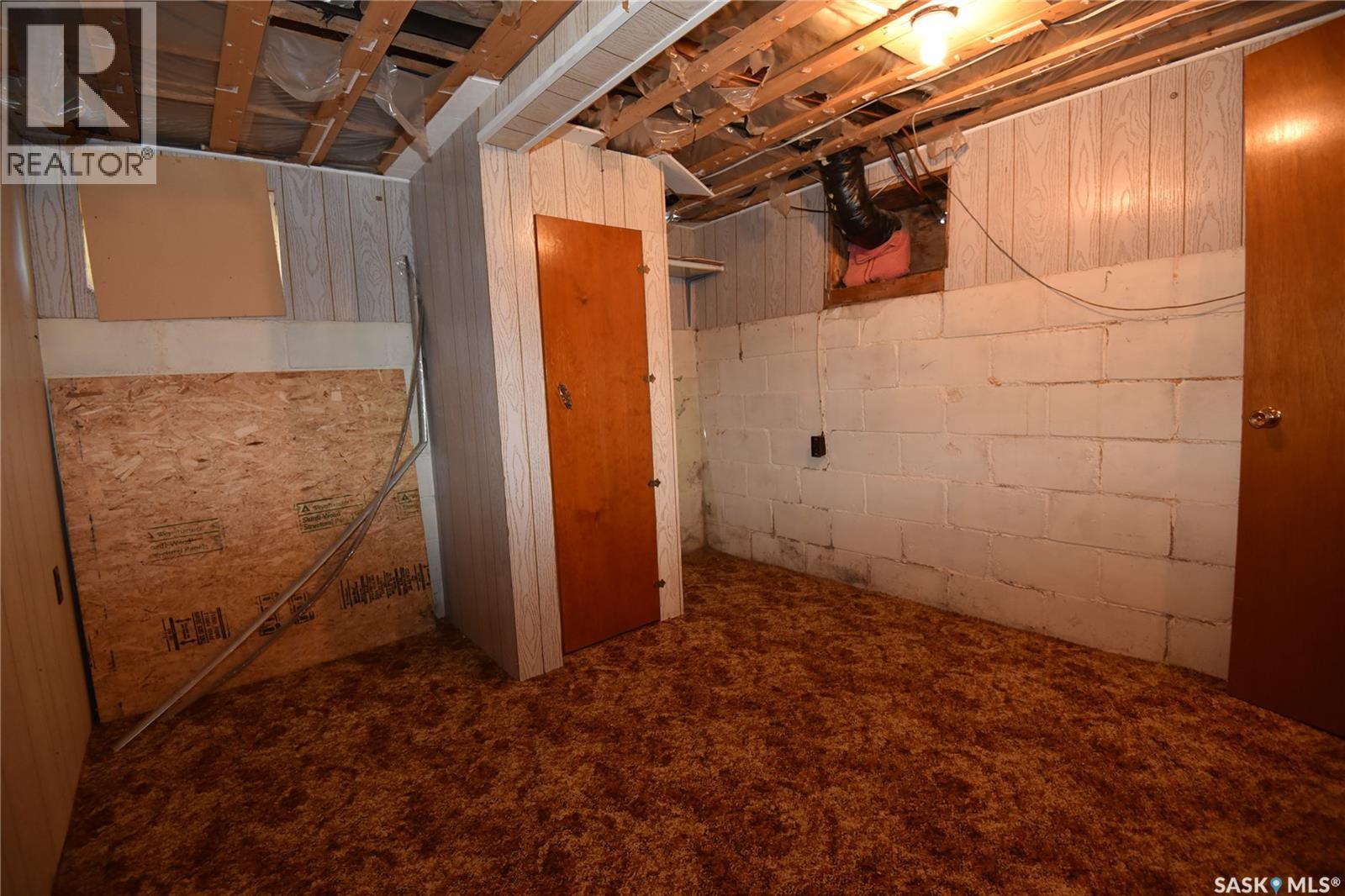 220 5th Street W Property Photo 21
