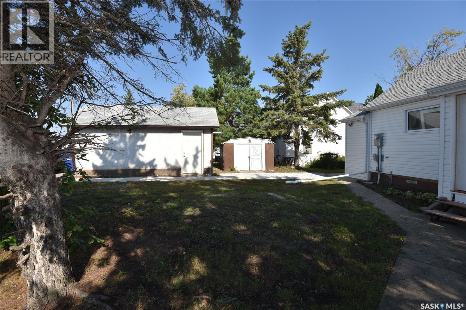 220 5th Street W Property Photo 26
