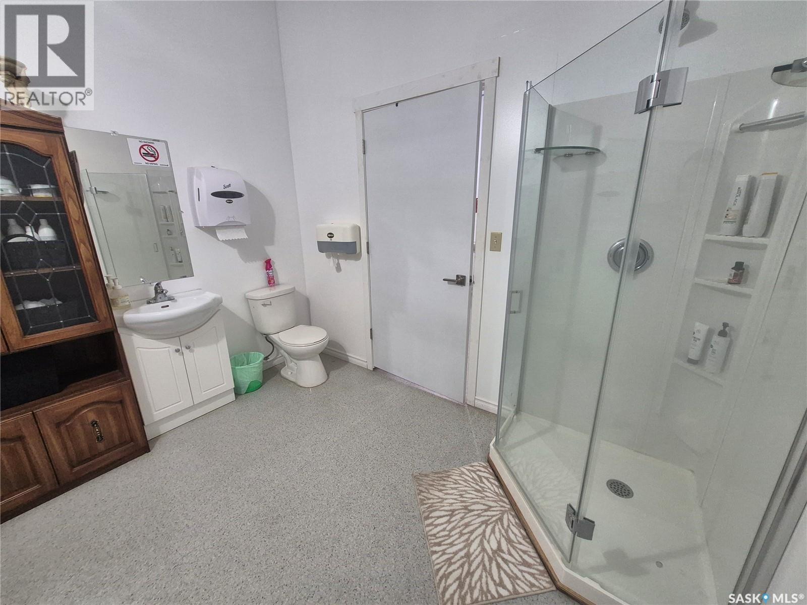 220 Main Street Property Photo 15