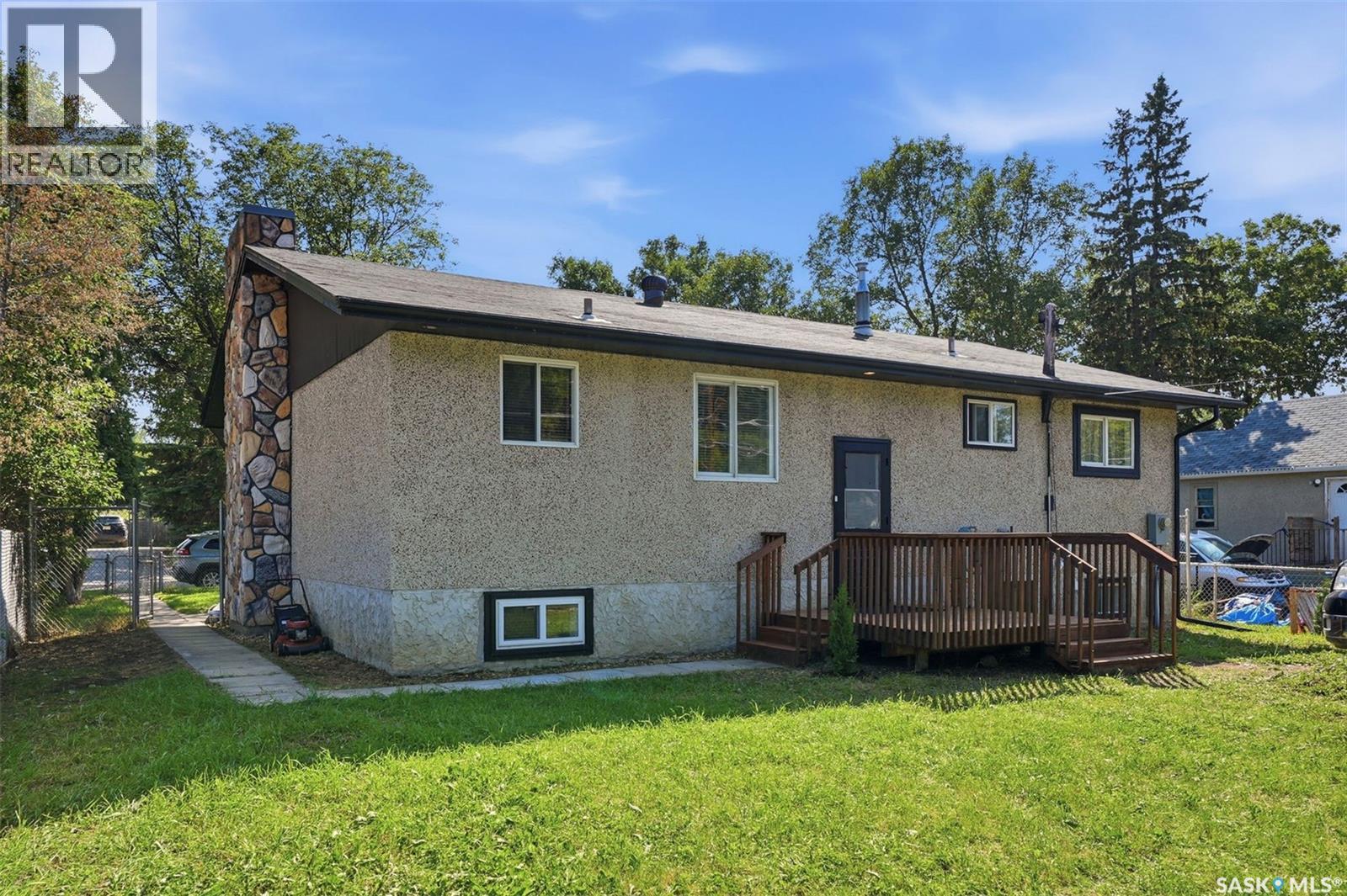 946 13th Street W Property Photo 33