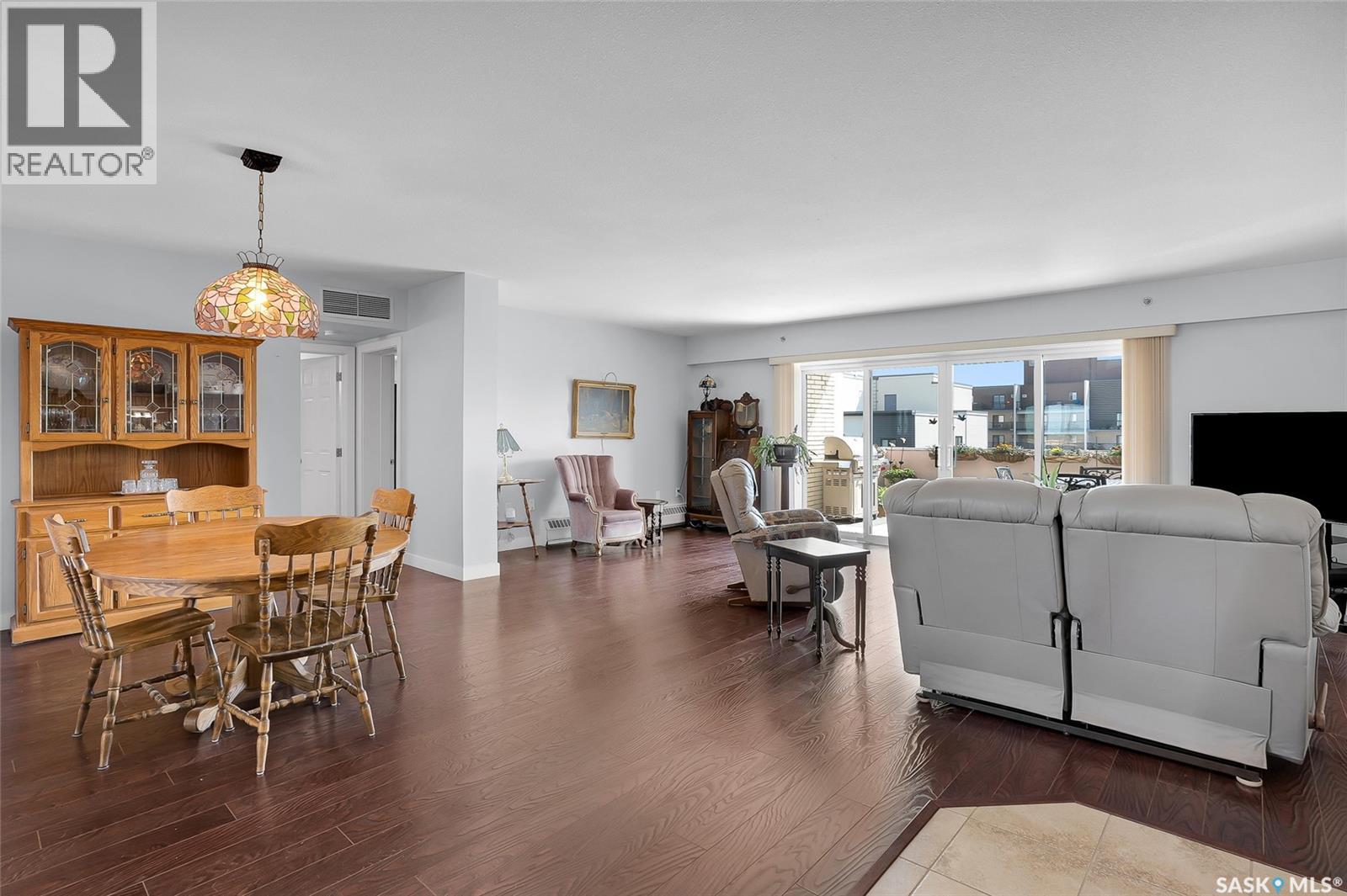 Penthouse B 537 4th Avenue N Property Photo 9