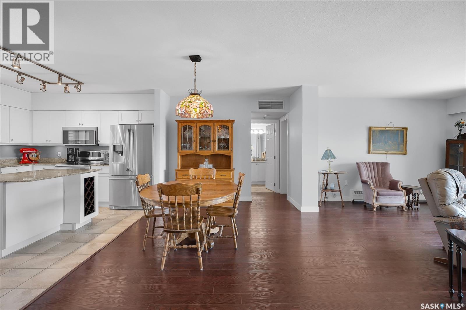 Penthouse B 537 4th Avenue N Property Photo 10