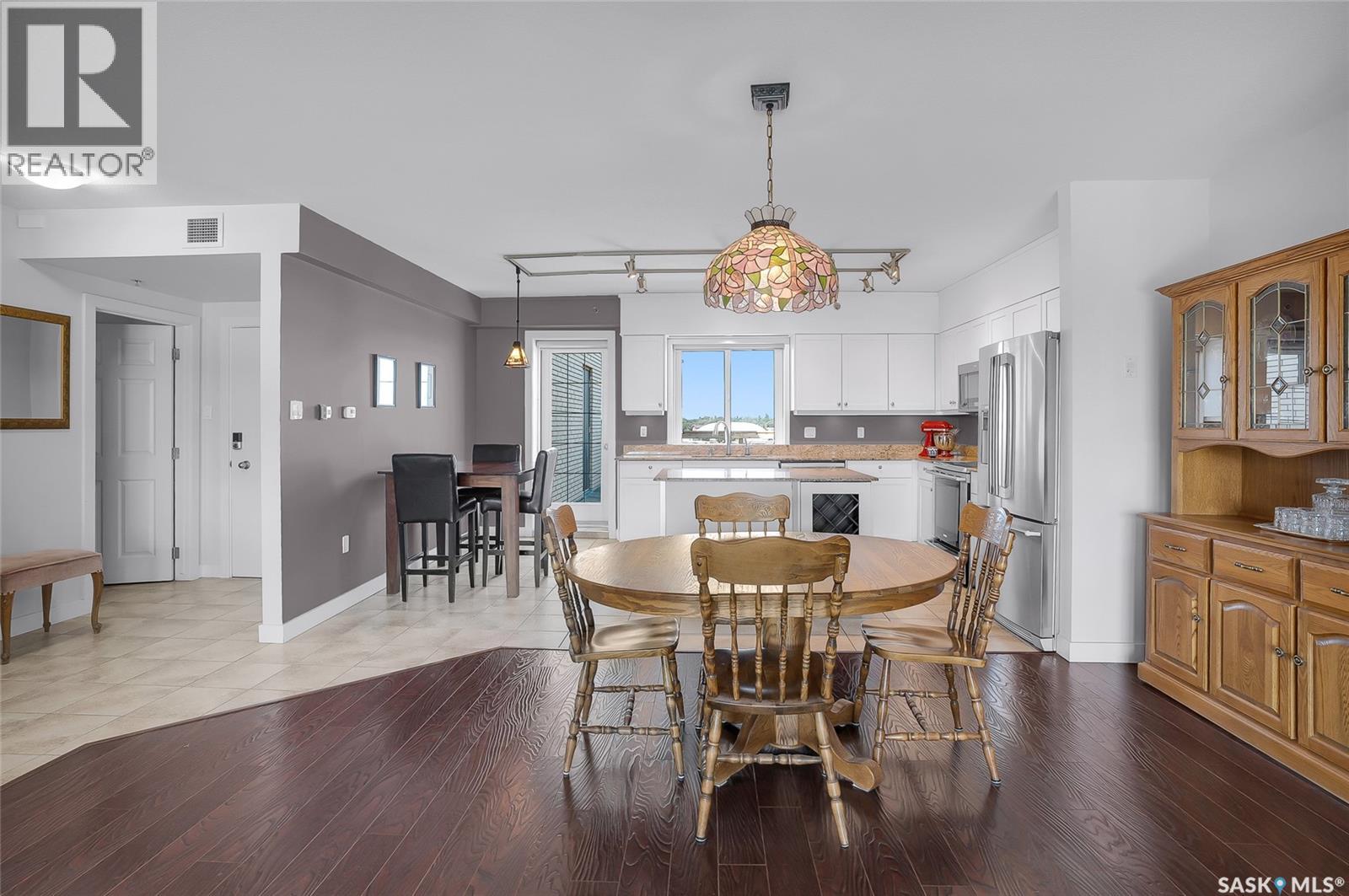 Penthouse B 537 4th Avenue N Property Photo 13