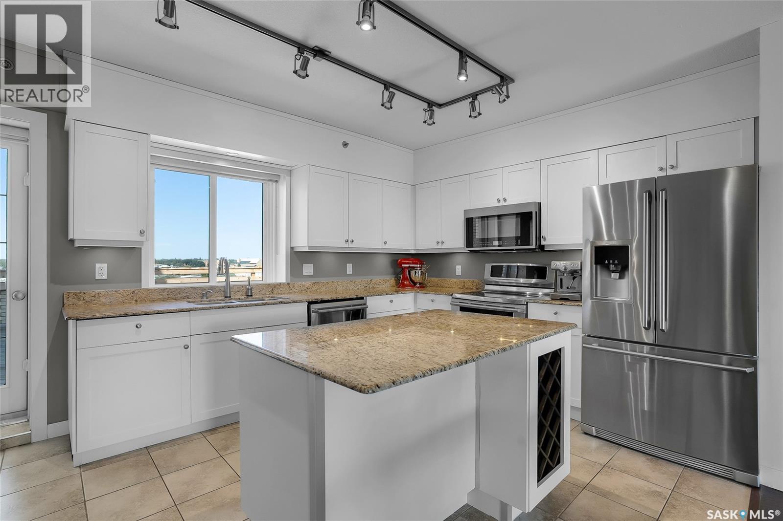 Penthouse B 537 4th Avenue N Property Photo 16