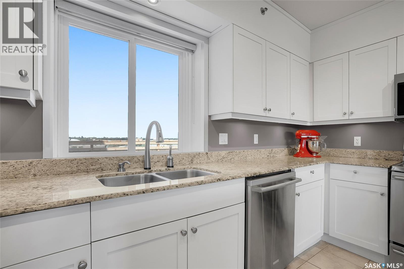 Penthouse B 537 4th Avenue N Property Photo 18