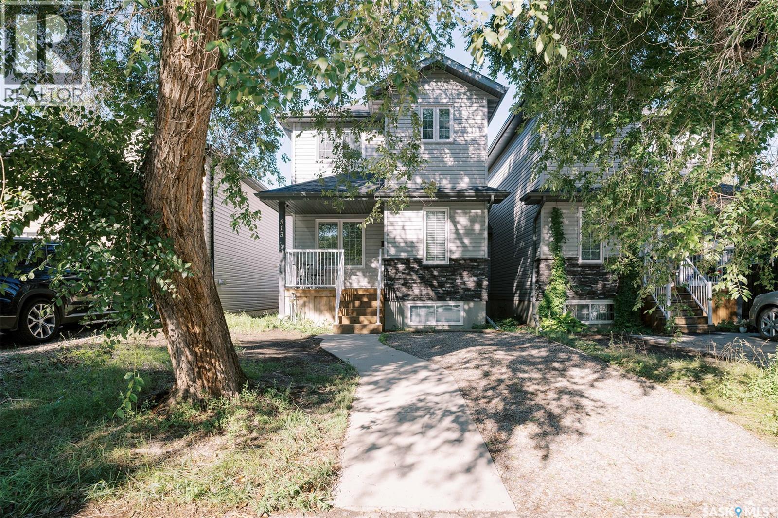 513 L AVENUE N Property Photo 1