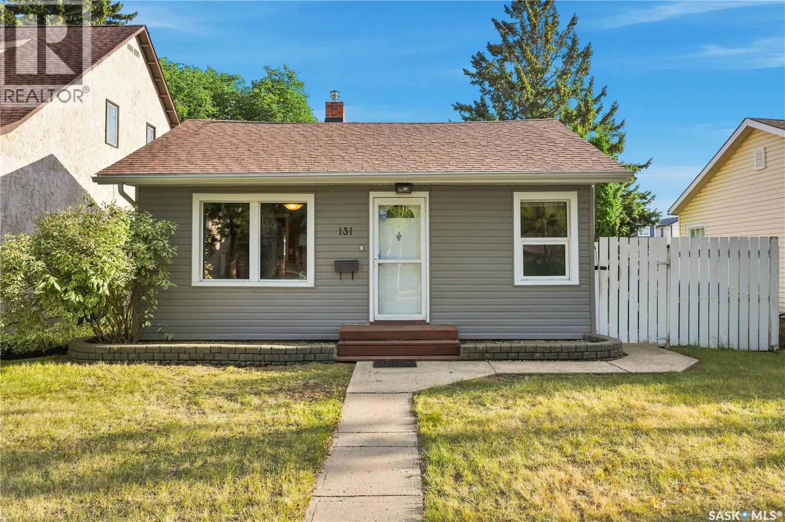 131 112th Street W Property Photo 1