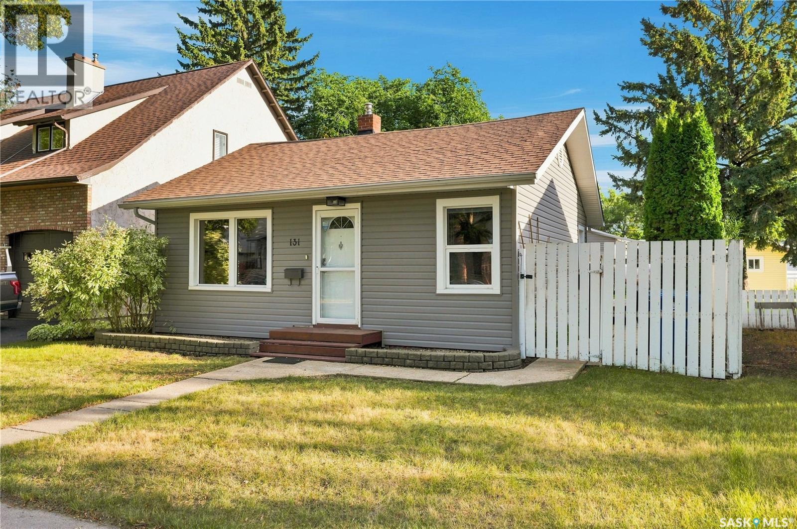 131 112th Street W Property Photo 2