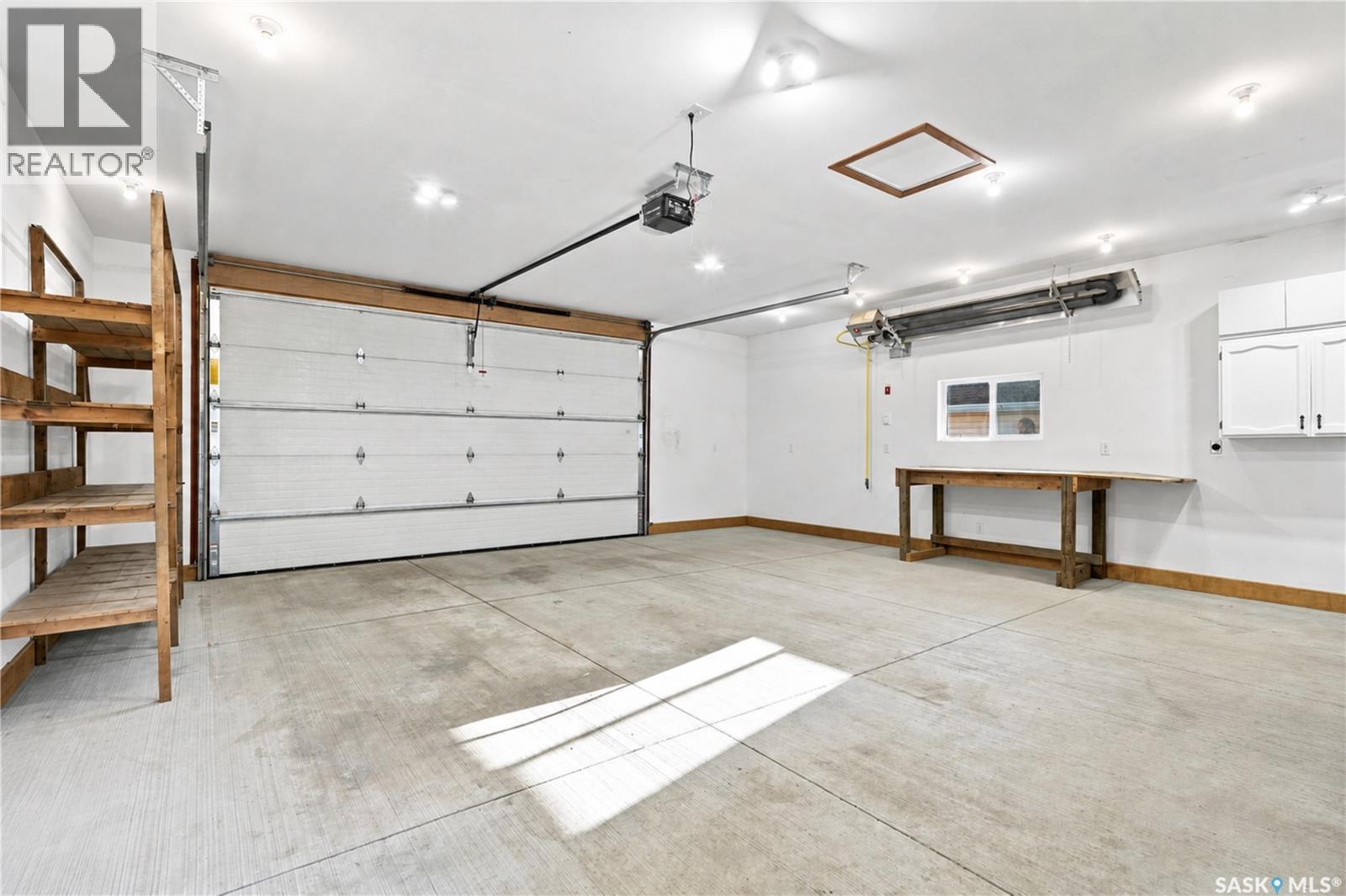 131 112th Street W Property Photo 3
