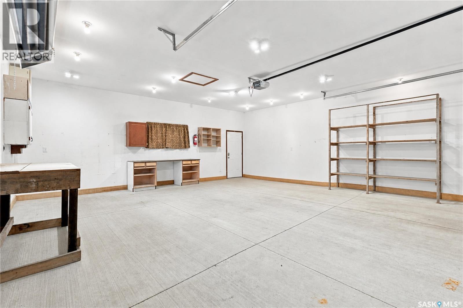 131 112th Street W Property Photo 4