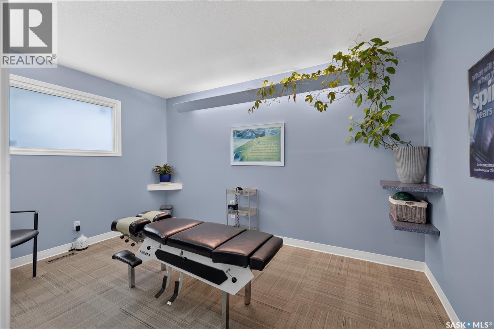 1226 22nd Street W Property Photo 16