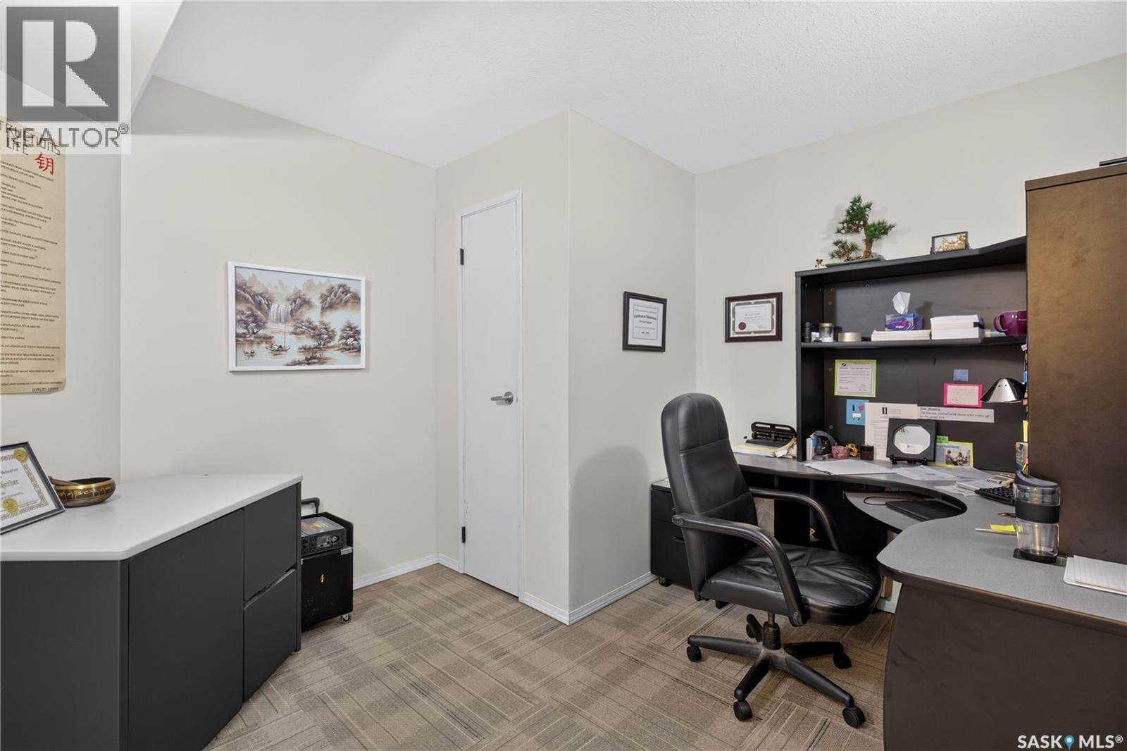 1226 22nd Street W Property Photo 20