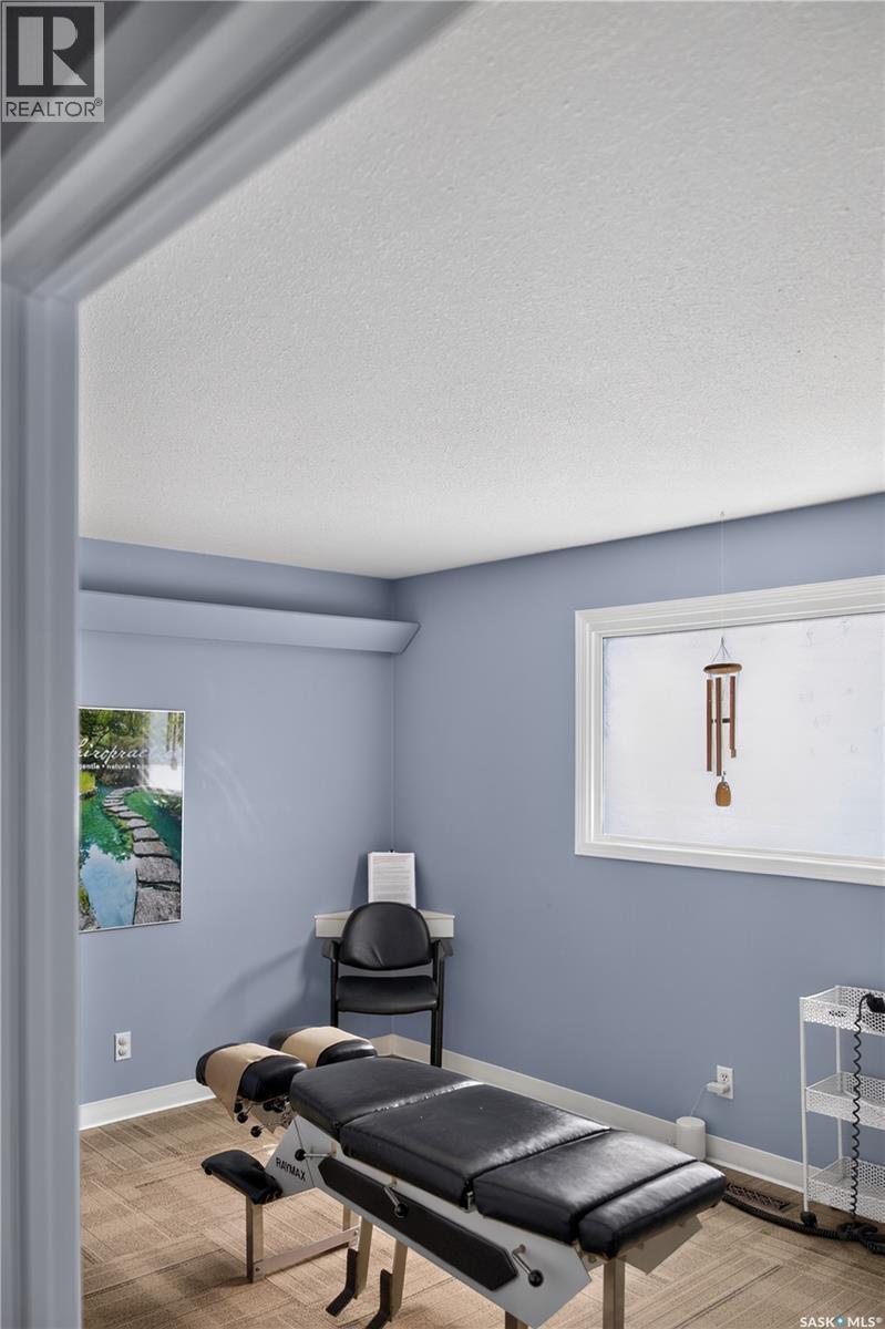 1226 22nd Street W Property Photo 22
