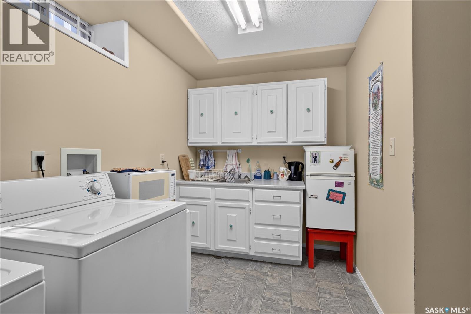 1226 22nd Street W Property Photo 27