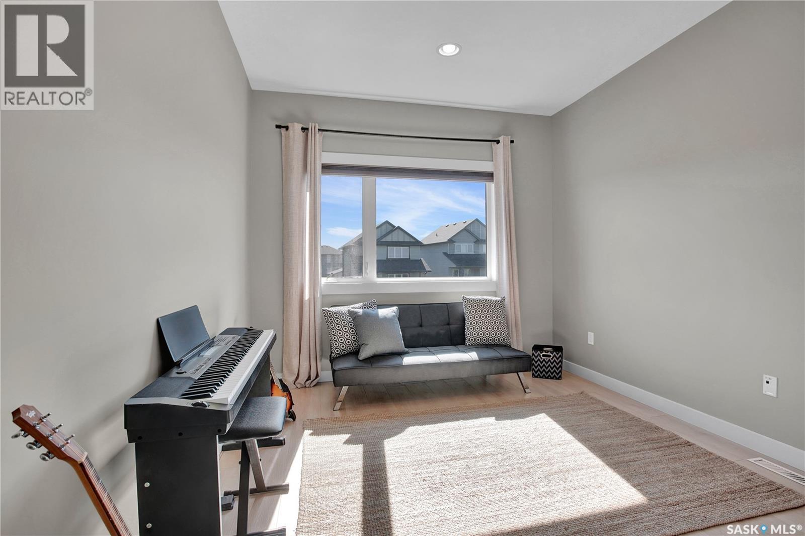 26 103 Willis Crescent Property Photo 16