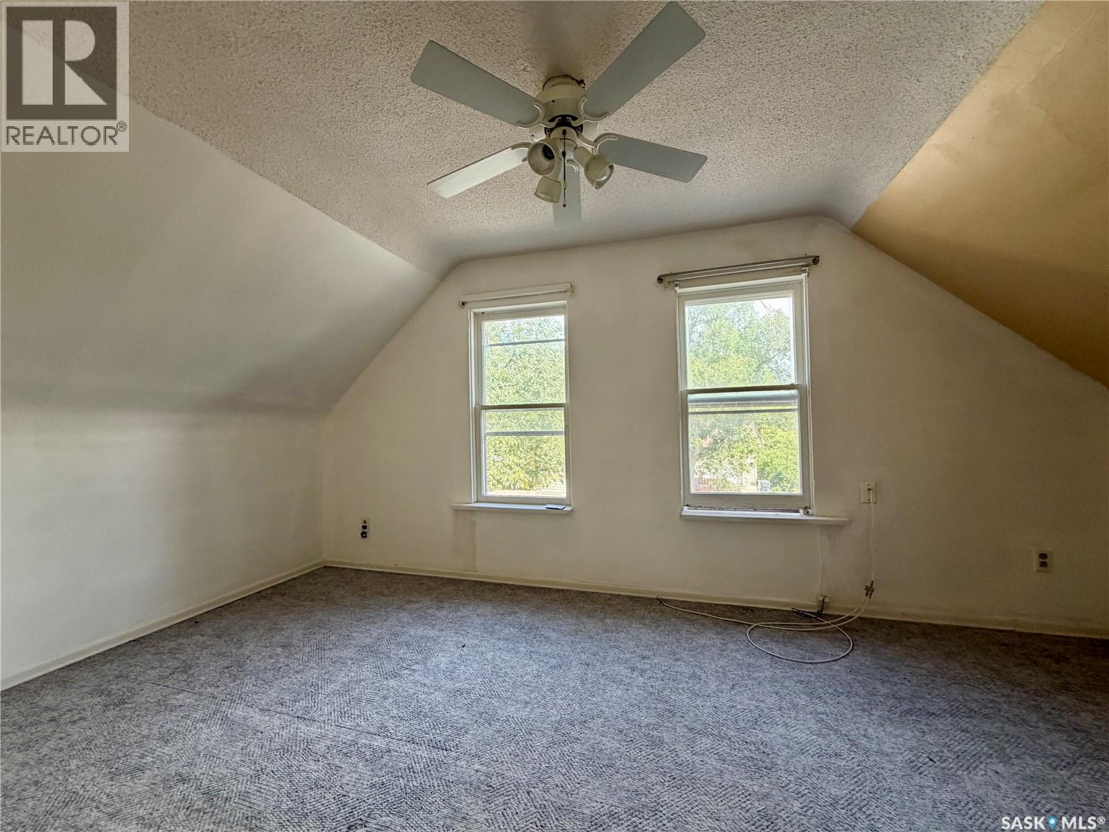 553 2nd Avenue Nw Property Photo 11