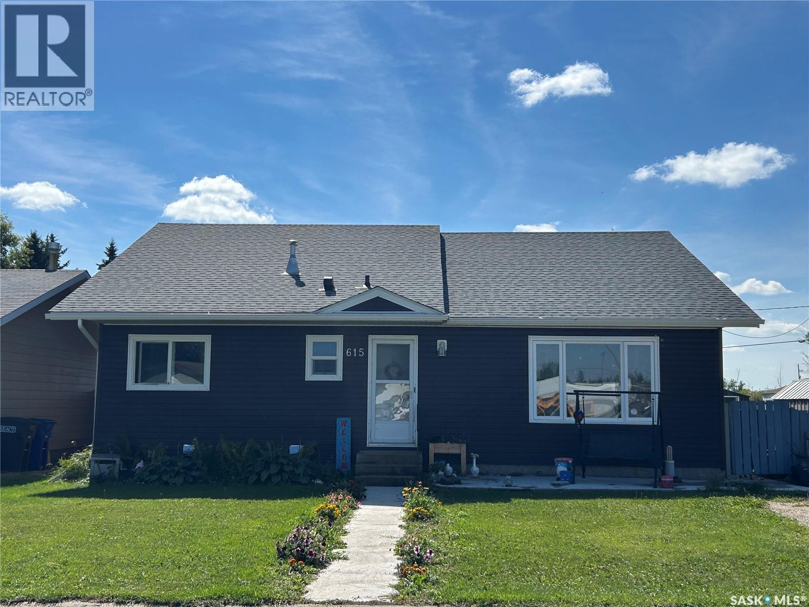 615 1st Avenue S Property Photo 1