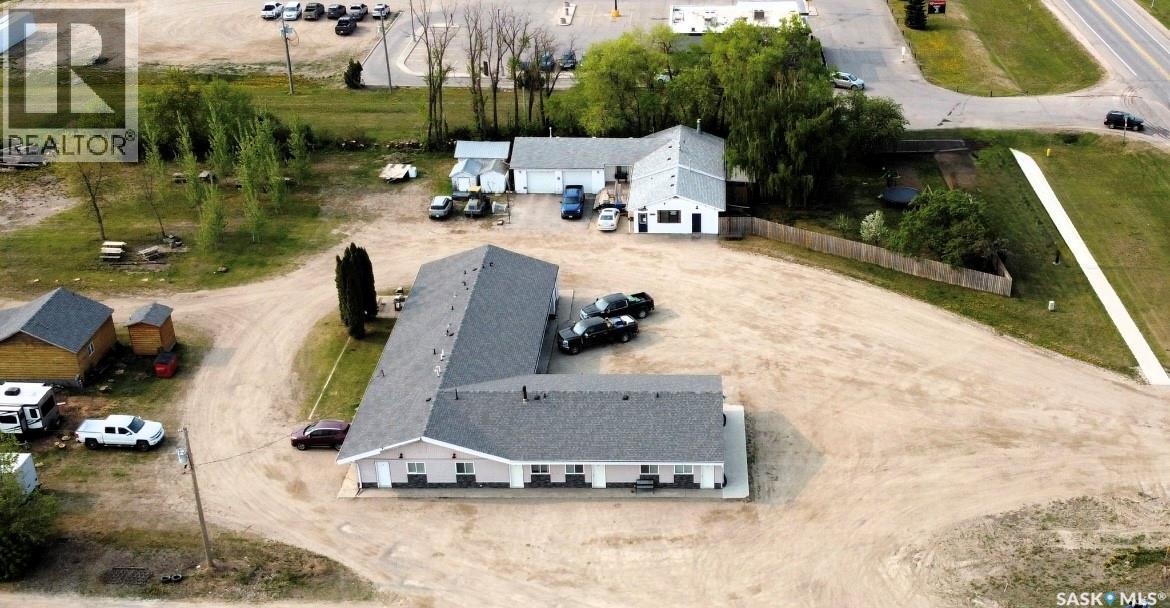 1401 35 Highway S Property Photo 2