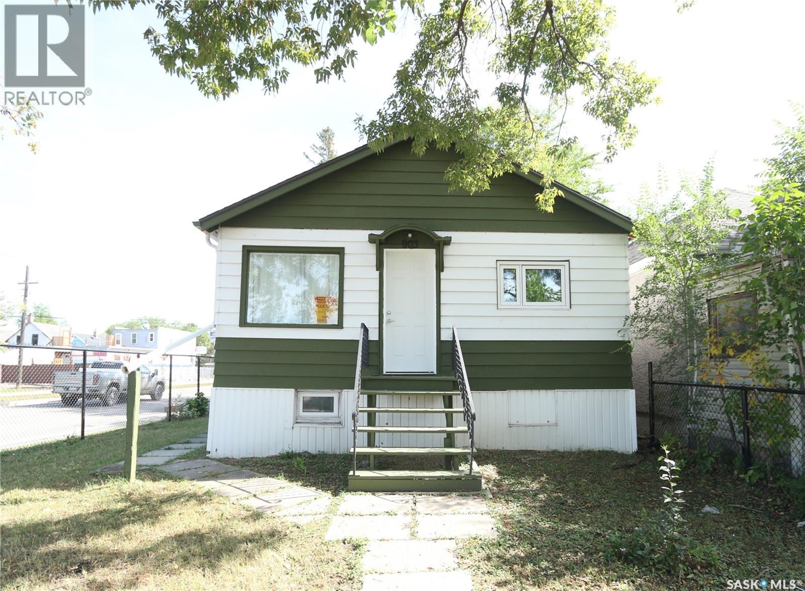 903 Robinson STREET Property Photo 1