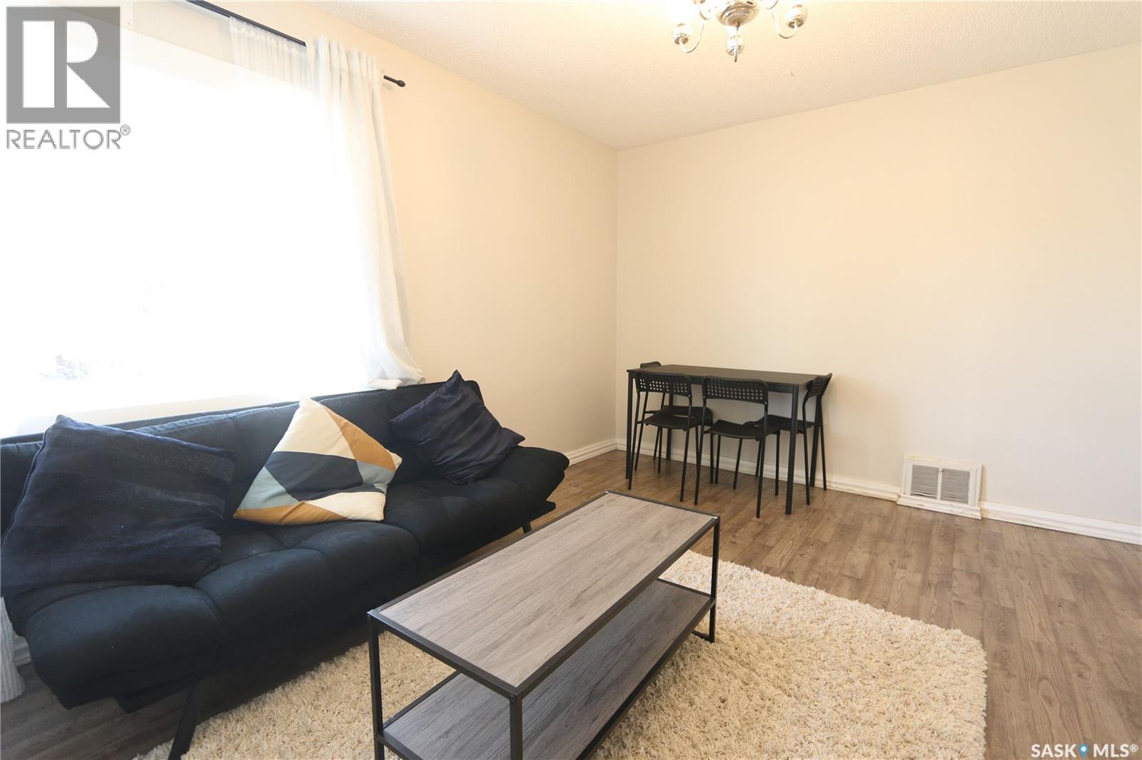 903 Robinson Street Property Photo 2