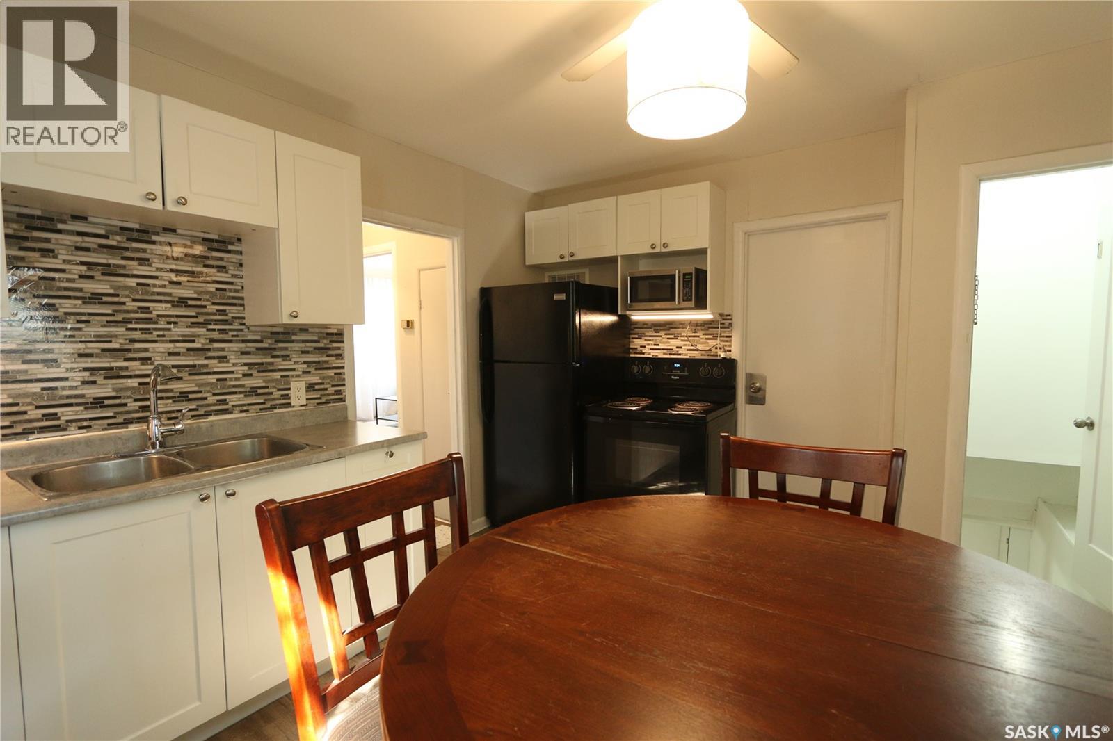 903 Robinson Street Property Photo 11