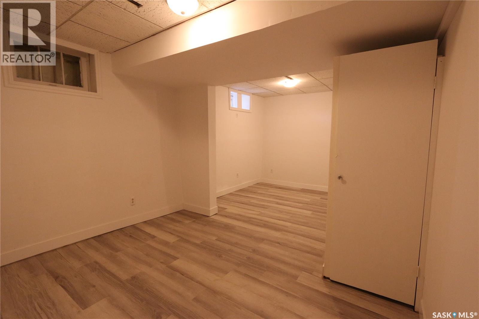 903 Robinson Street Property Photo 32