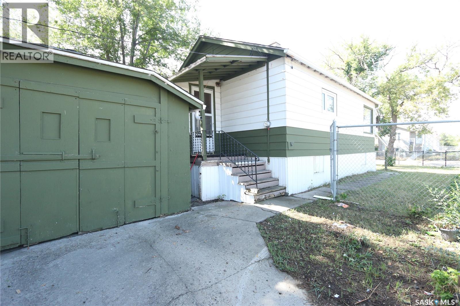 903 Robinson Street Property Photo 36