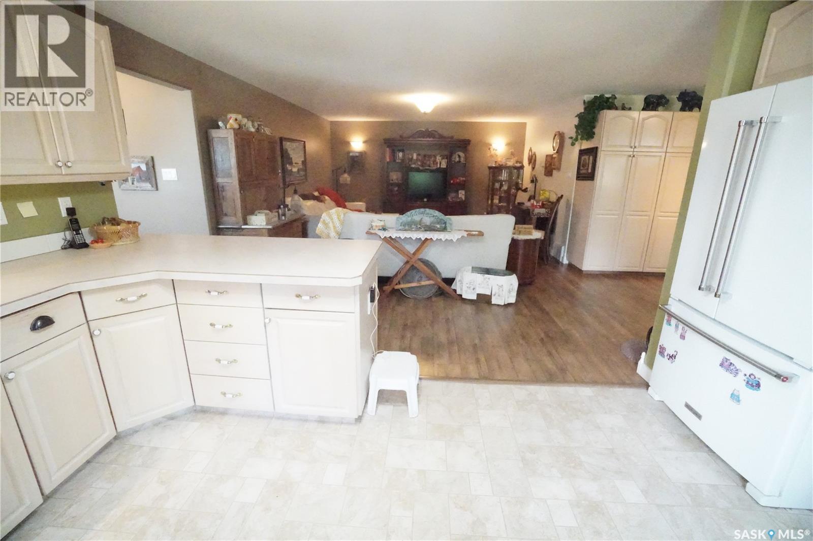 406 2nd Avenue W Property Photo 10