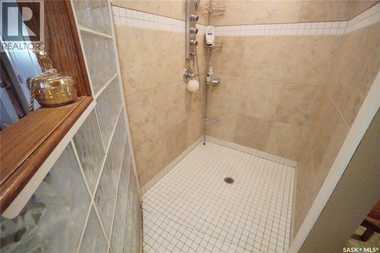 406 2nd Avenue W Property Photo 23