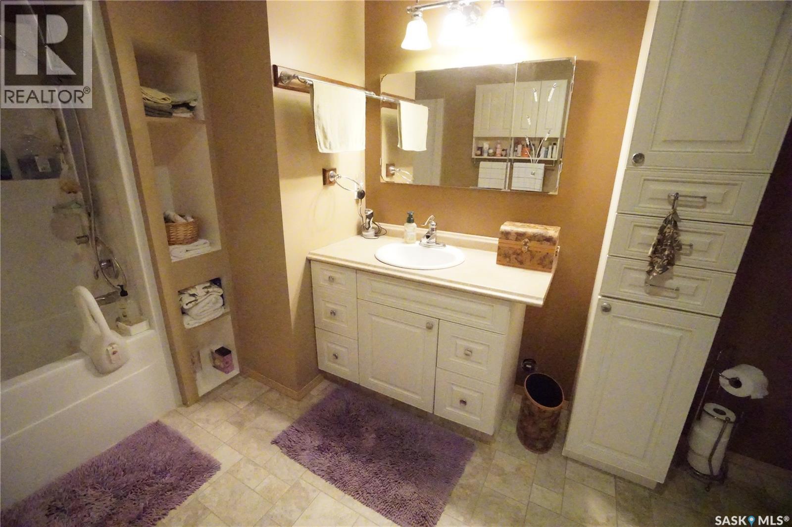406 2nd Avenue W Property Photo 26