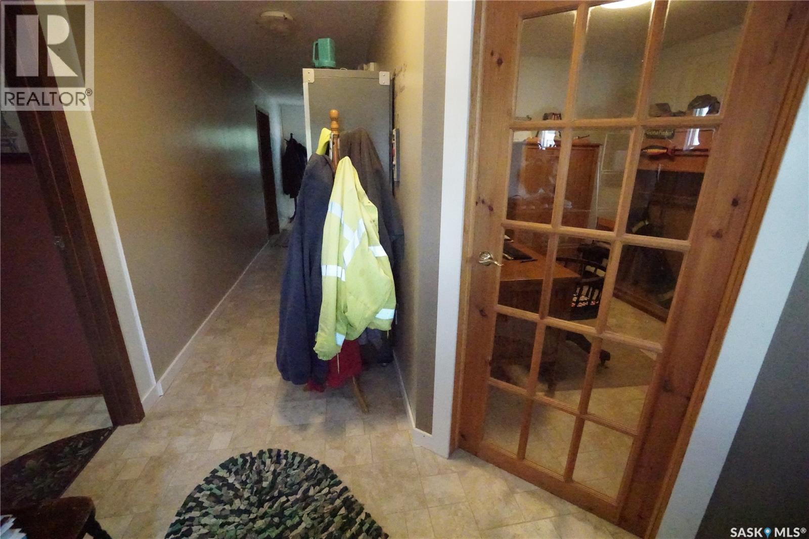 406 2nd Avenue W Property Photo 28