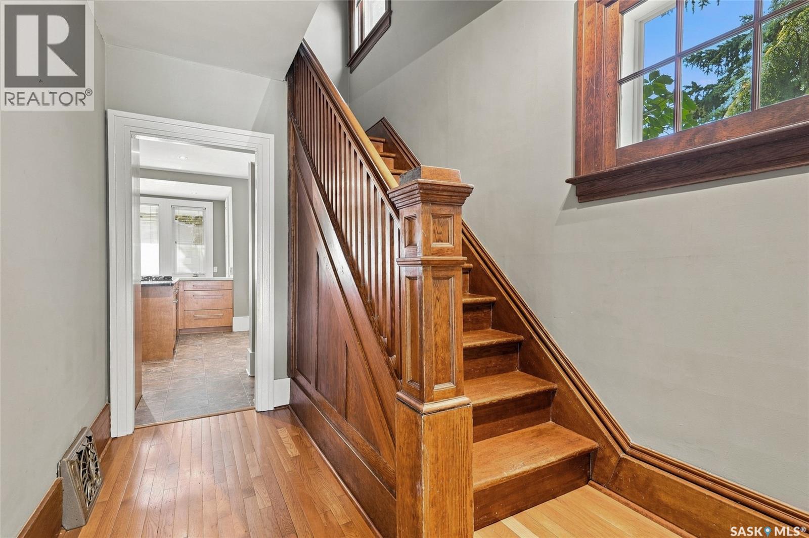 234 10th Street E Property Photo 4