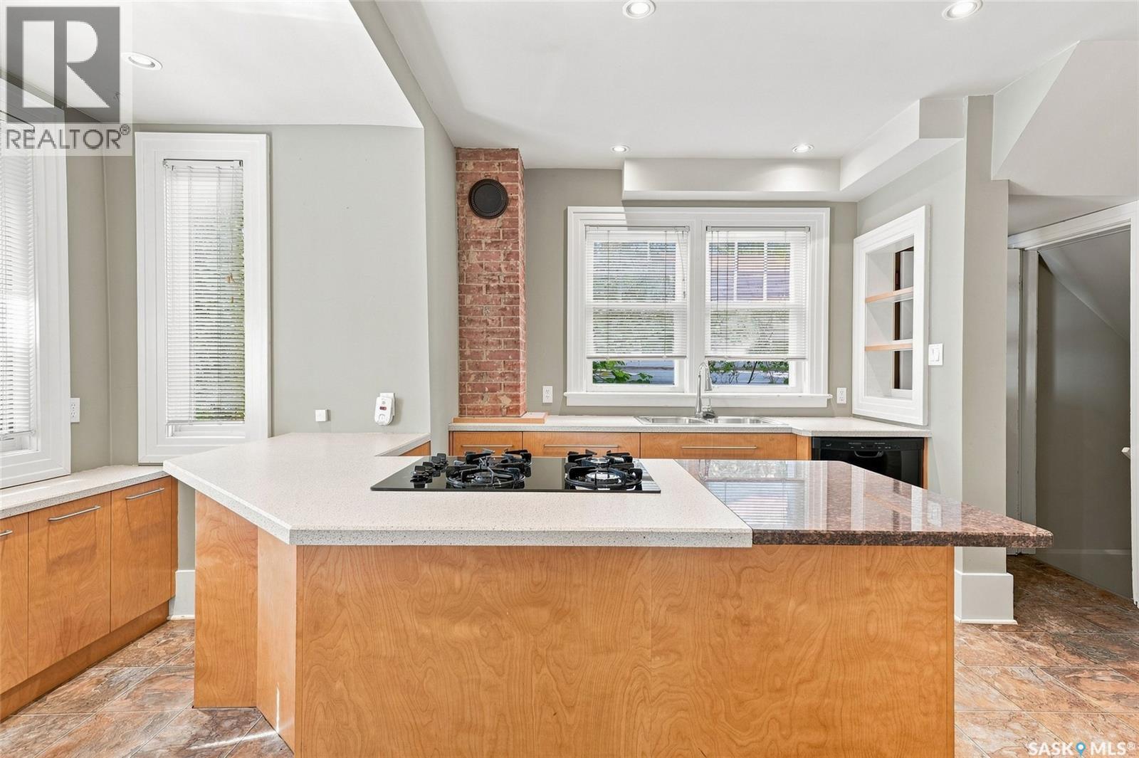 234 10th Street E Property Photo 11