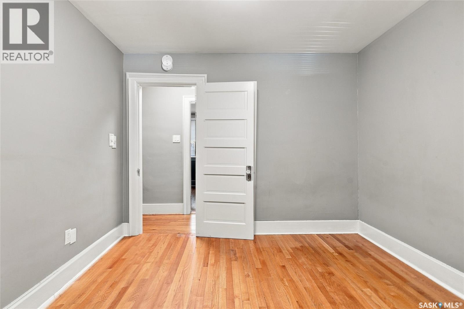 234 10th Street E Property Photo 18