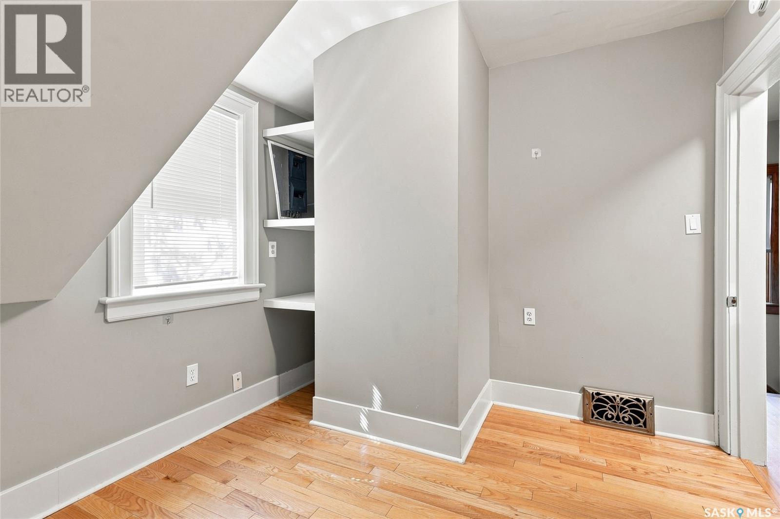 234 10th Street E Property Photo 21
