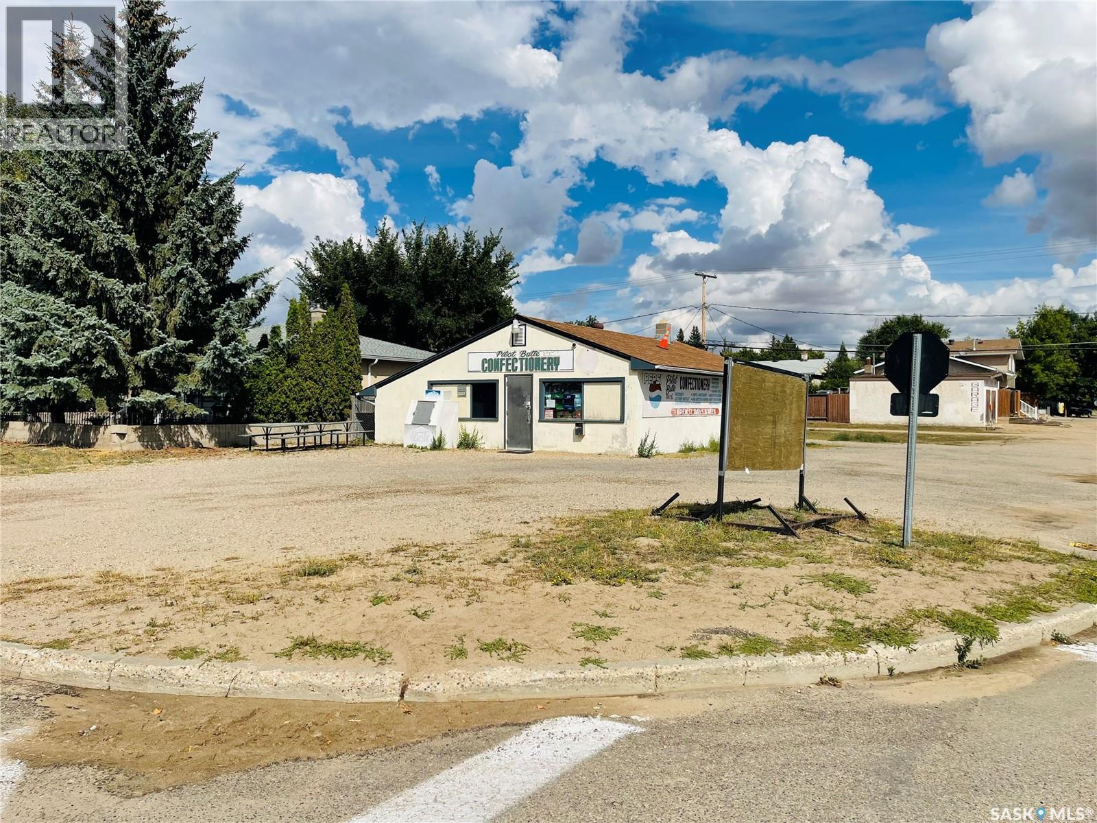 341 5th Street Property Photo 1
