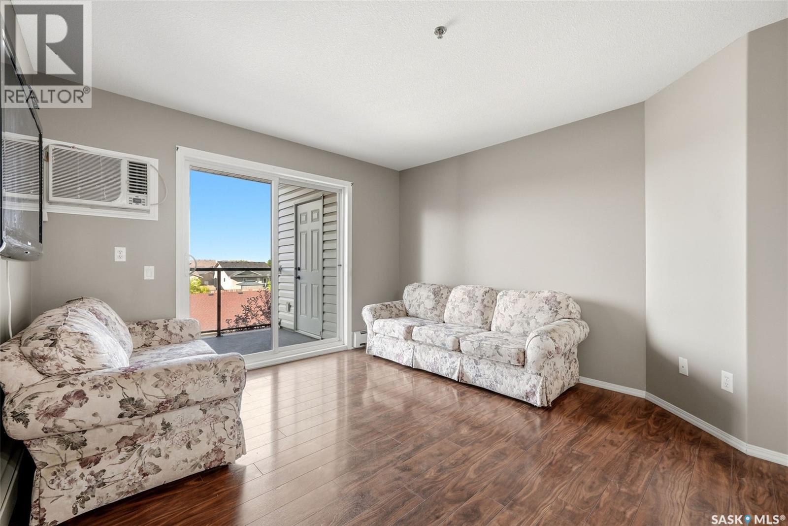 309 E 1300 Stockton Street Property Photo 2