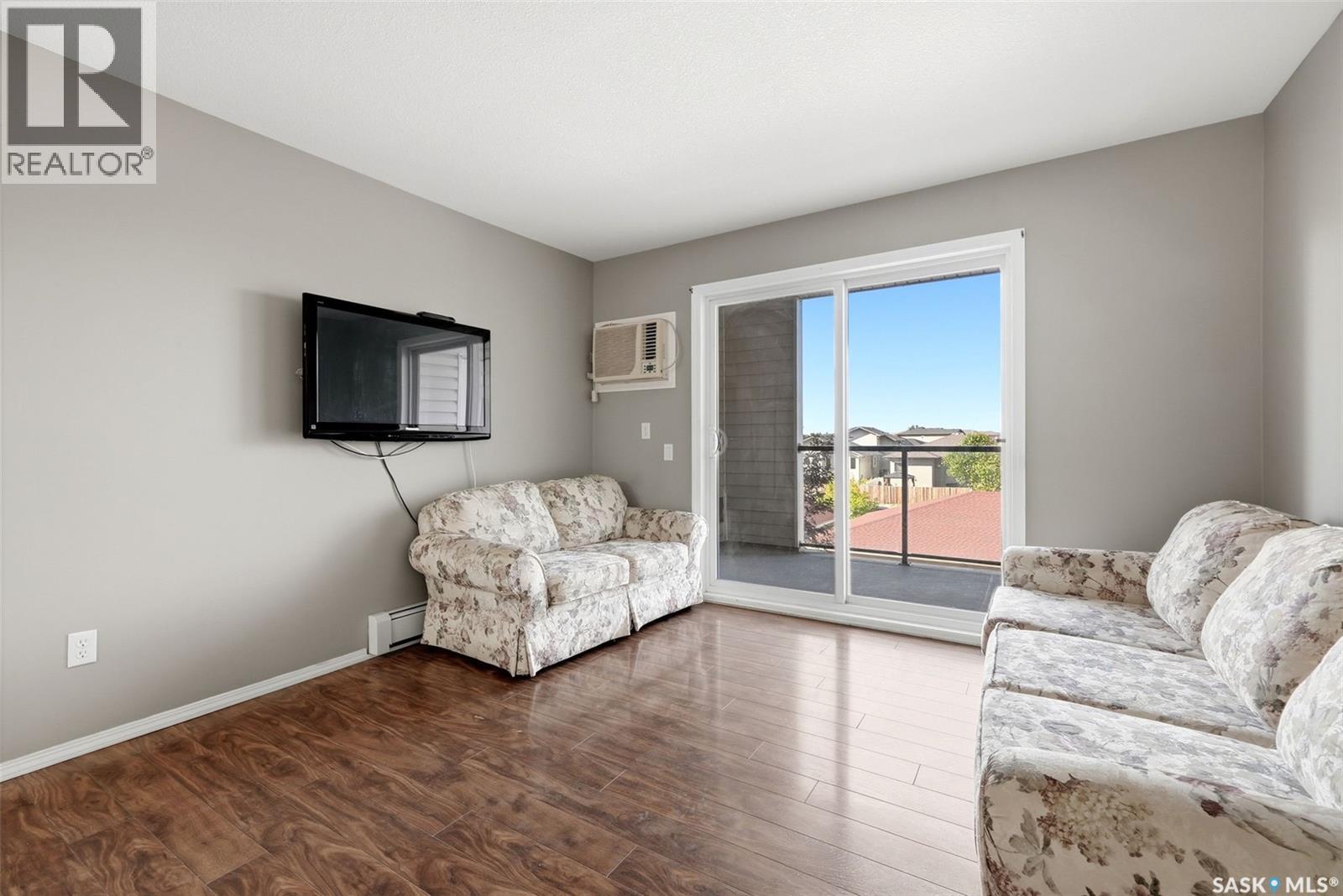 309 E 1300 Stockton Street Property Photo 3