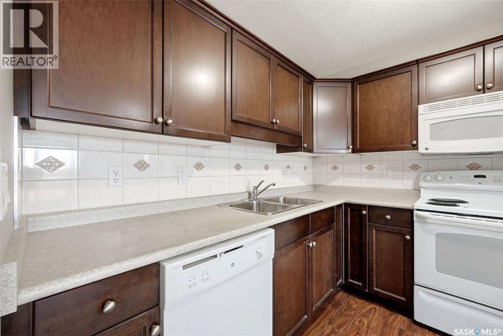 309 E 1300 Stockton Street Property Photo 8