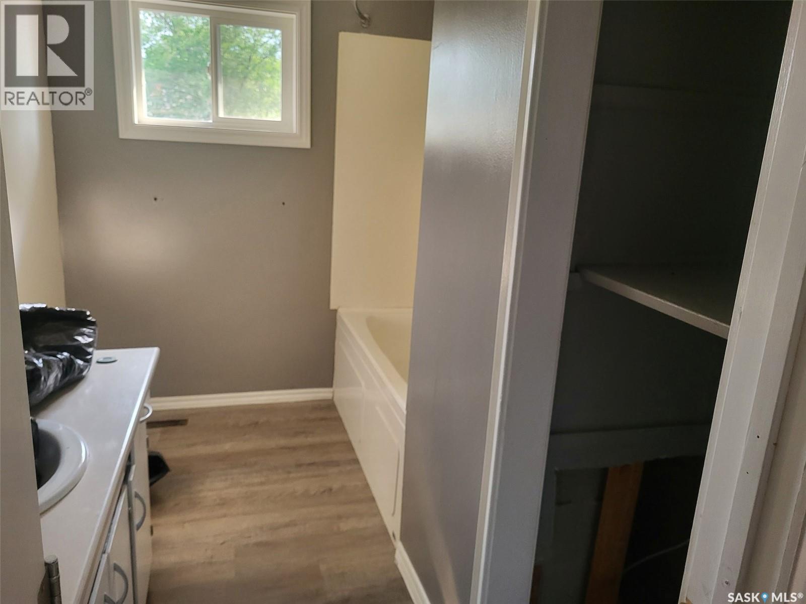 114 Rothwell Crescent Property Photo 9