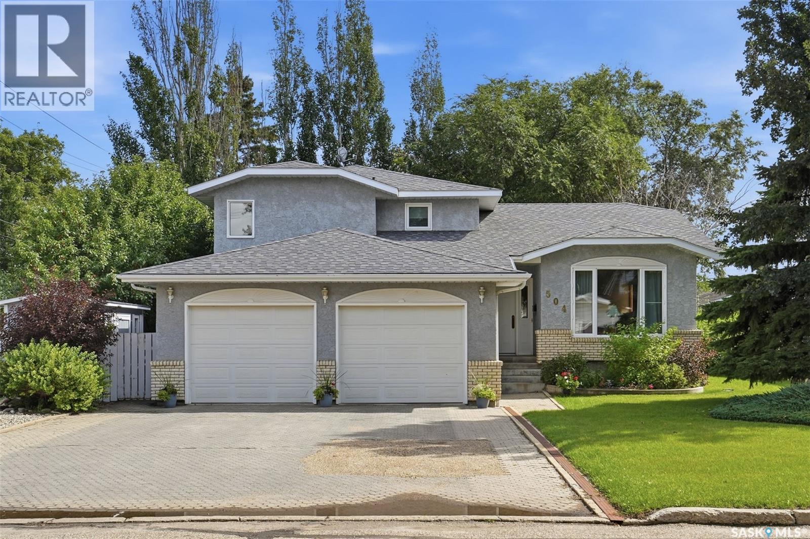 504 3rd Street E Property Photo 1