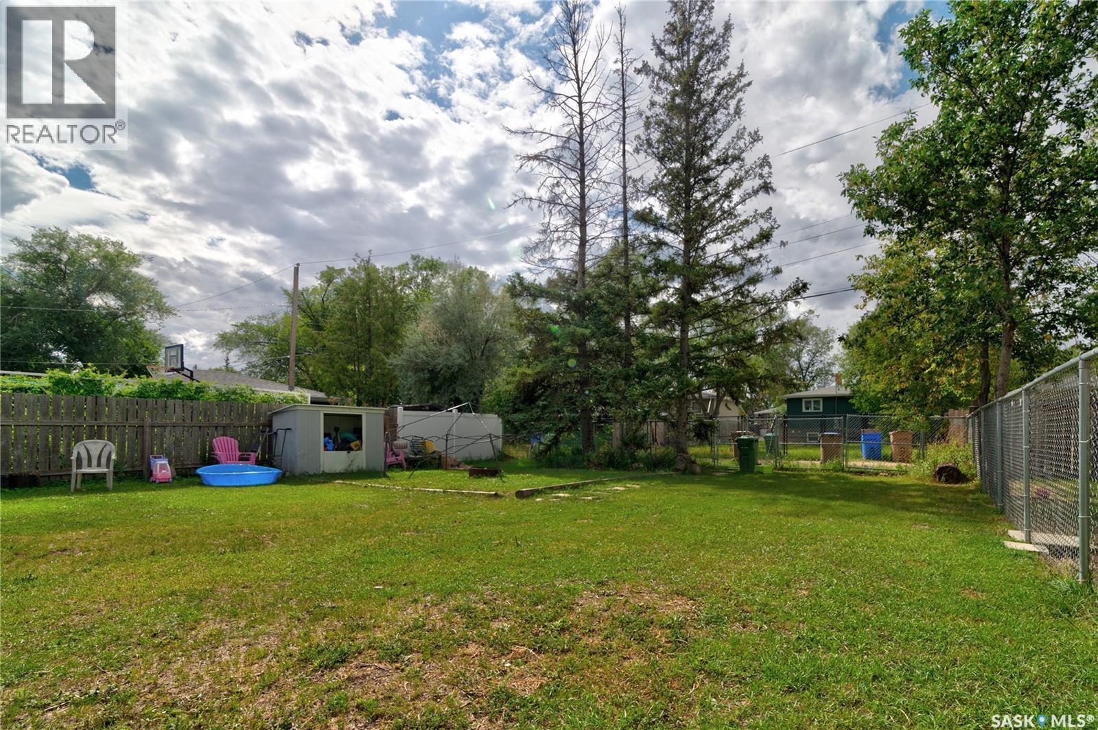 908 Connaught Street Property Photo 21