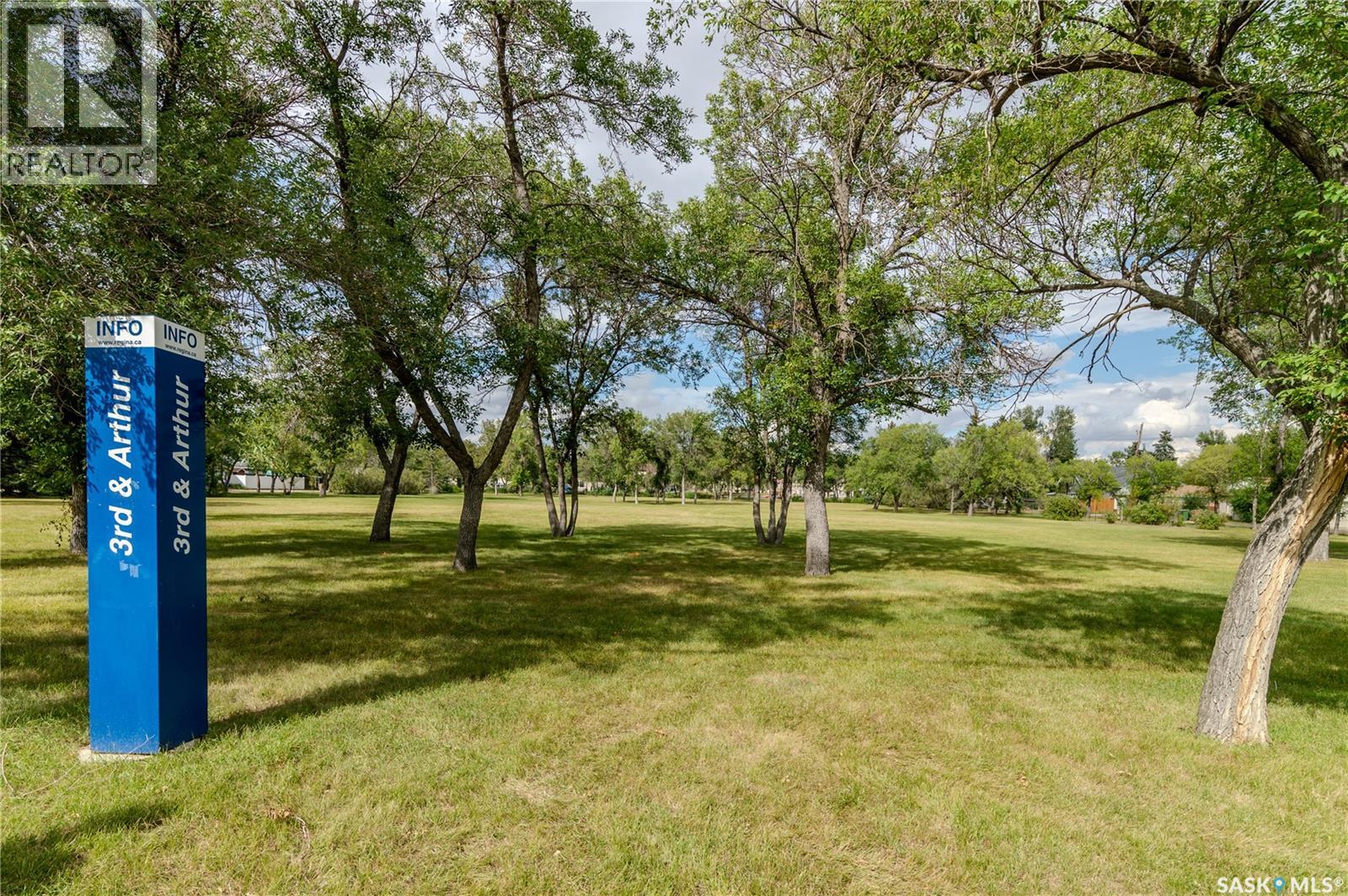 908 Connaught Street Property Photo 24